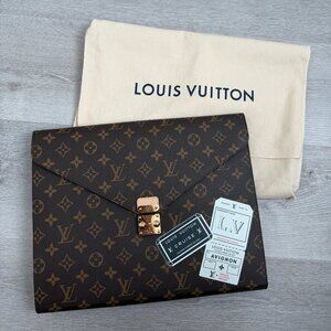 Louis Vuitton Leather bag